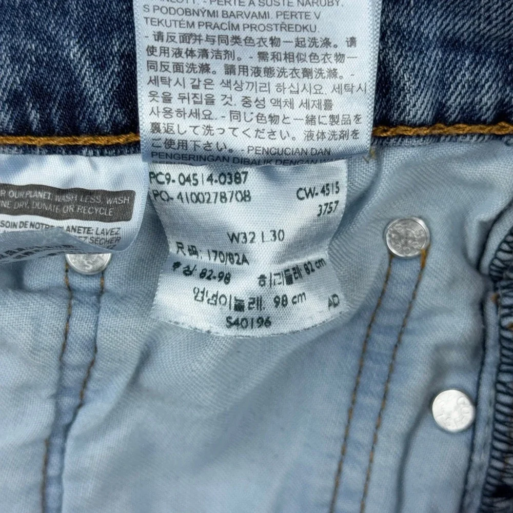 Levi's Jeans Mens 32x30 Blue 514 Straight Fit Distressed Denim Casual Workwear